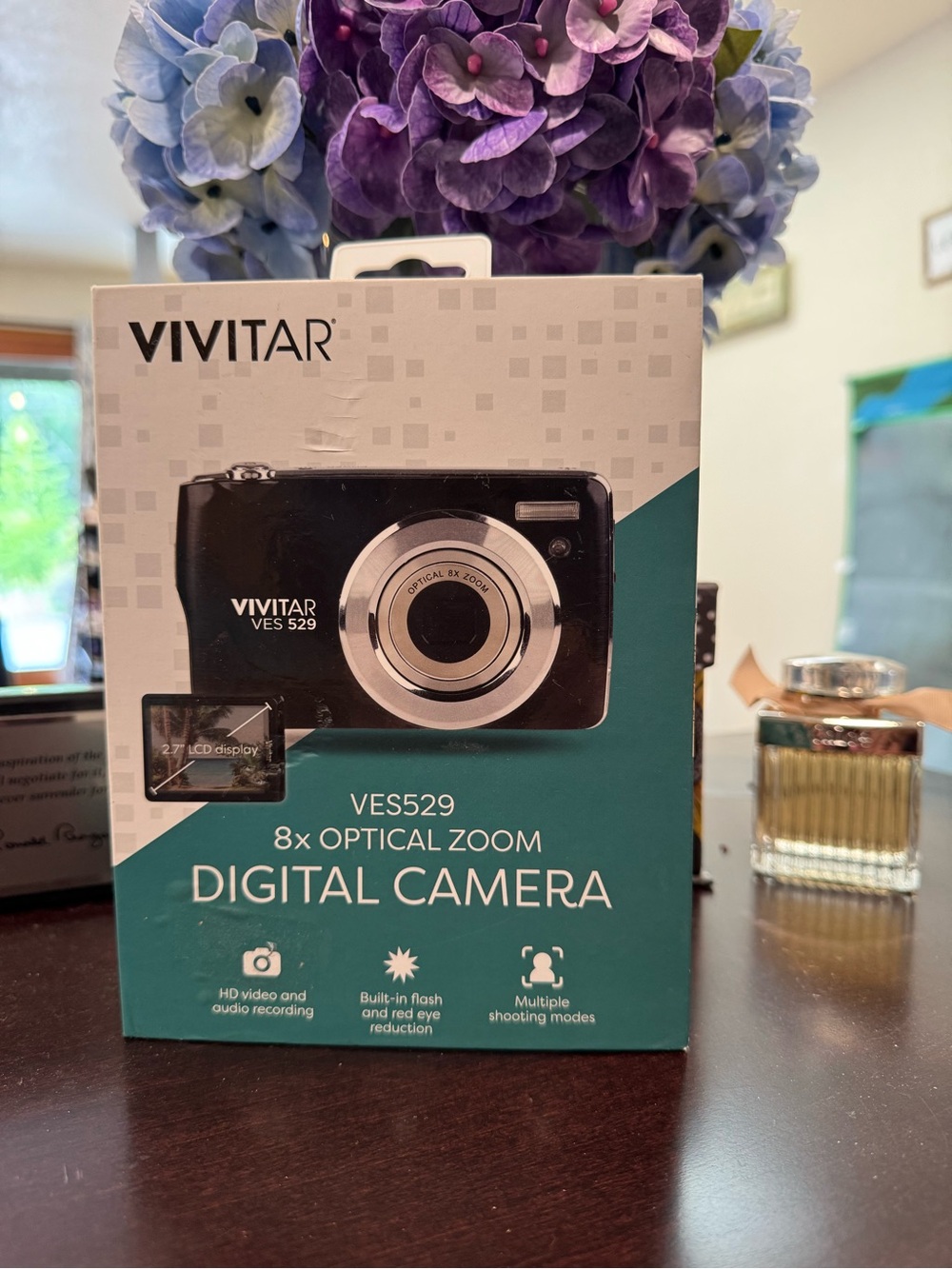 Vivitar VES 529 Digital Camera - 8x Optical Zoom HD Video Black (NIB)